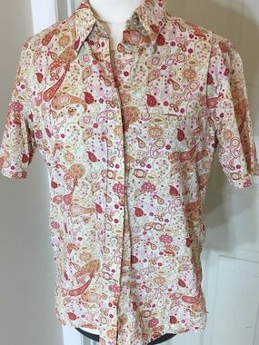 Tilley button down cotton travel shirt. Short sleeve, size small
